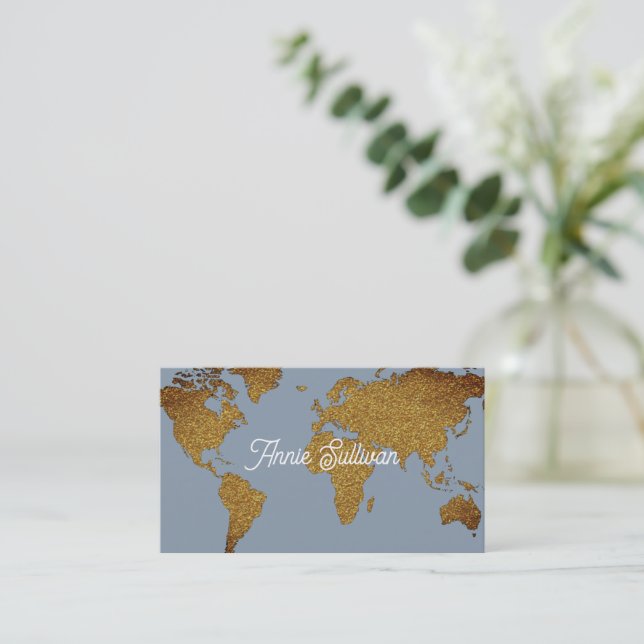 Cartão De Visita Elegante Faux Dourado Mapa Mundial Dusty Blue (Em pé/Frente)