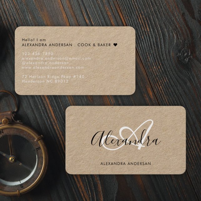 Cartão De Visita Elegante Monograma Branco Preto Nome Kraft (Elegant Monogram Black White Script Name Kraft Business Card)