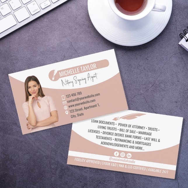 Cartão De Visita Empréstimos do Agente de Assinatura Notária de Fot (Criador carregado)