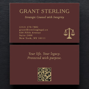 Cartão De Visita Escamas de Justiça Código QR Legal Burgundy Dourad