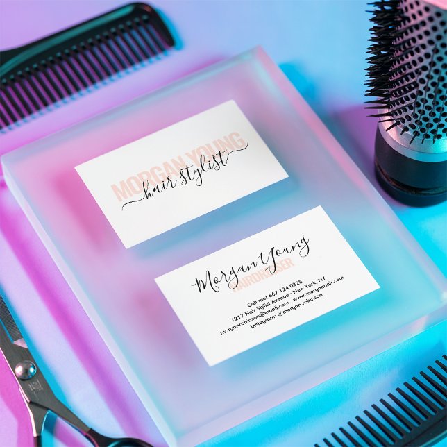 Cartão De Visita Estilo branco e pessegueiro moderno (Modern white and peach hair stylist script chic)