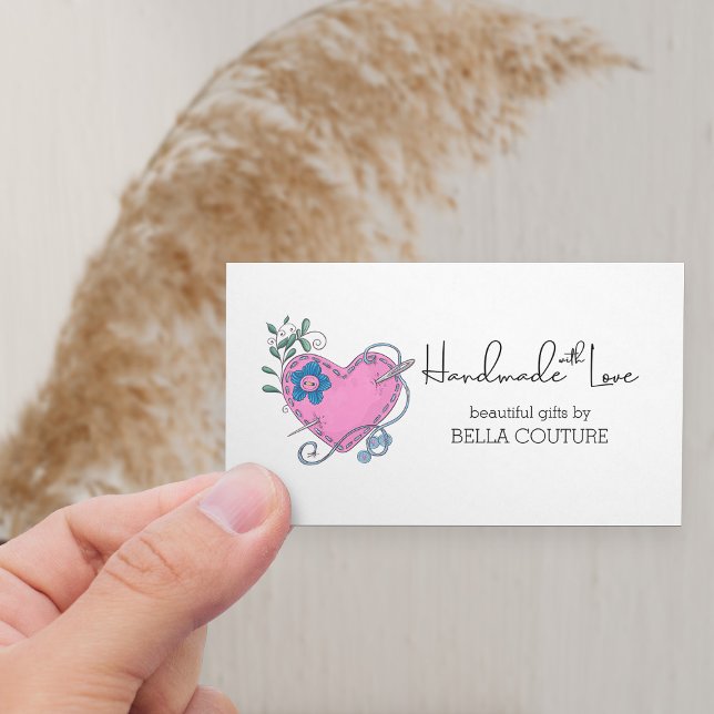 Cartão De Visita Feita à mão com amor, coração branco (Horizontal Business Card with cute pink heart on white)