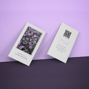 Cartão de Visita Floral Branco Elegante com Código