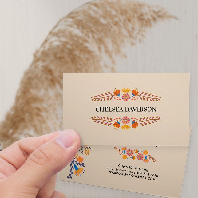 Cartão De Visita Flores de Folhas Mexicanas Terem Tan (Earthy tan business card with rustic mexican folk flowers)