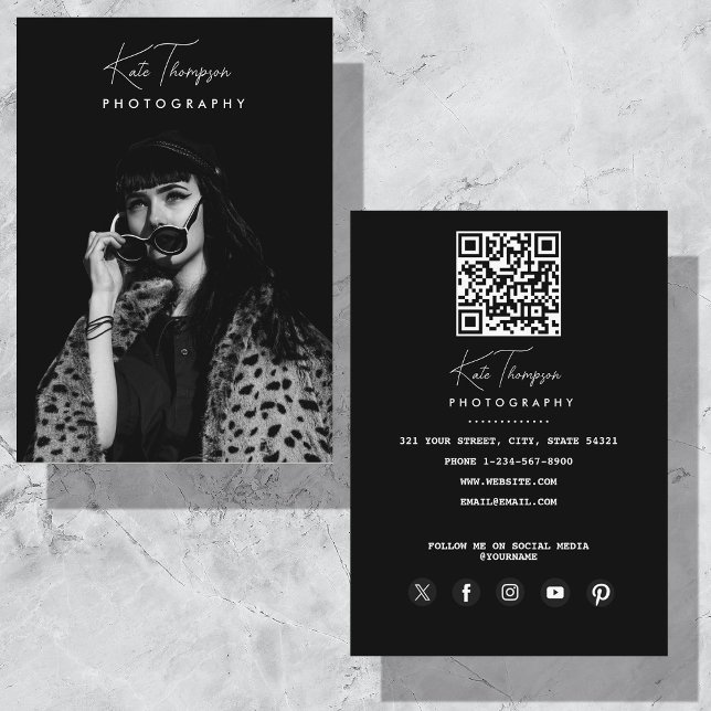 Cartão De Visita Fonte de Script Fotógrafo Fotografia Preto e Branc (Script Font Photographer Black White Photography Business Card)