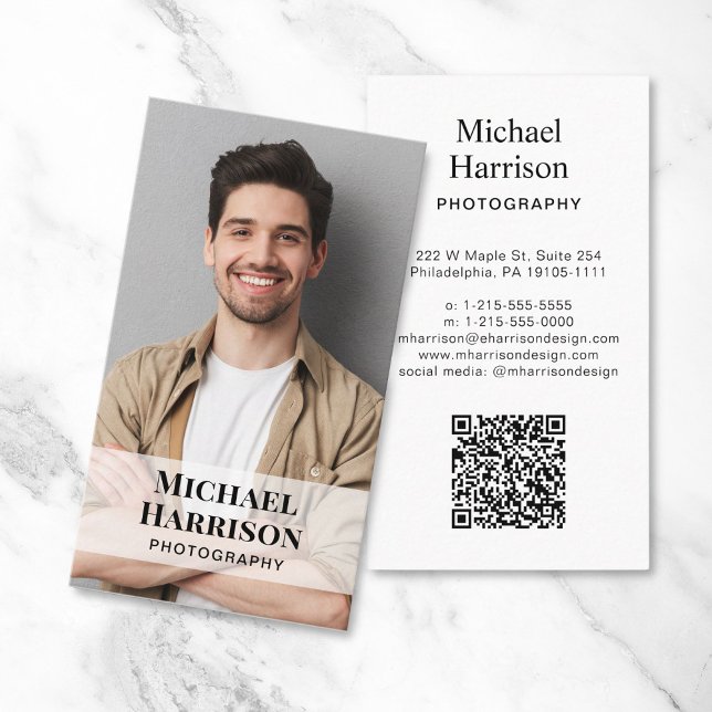Cartão De Visita Foto de código QR profissional (Make a lasting impression with this modern business card featuring your photo and scannable QR code)