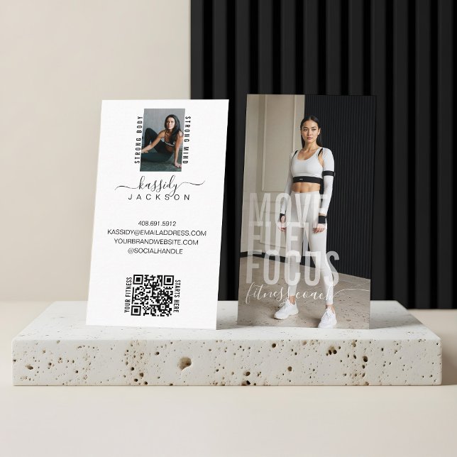 Cartão De Visita Foto de Malhação de Caligrafia de Script Negrito M (Modern Bold Script Calligraphy Fitness Photo QR Business Card)