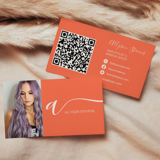Cartão De Visita Foto inicial de maquiagem de cabelo cor laranja (Neon pink hair makeup photo initial qr code business card on coral orange)