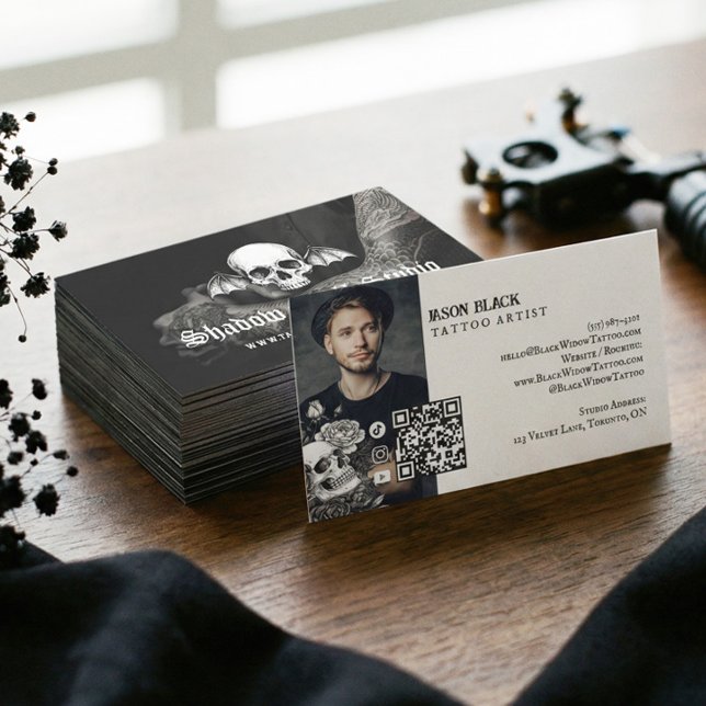 Cartão De Visita Gothic Skull Tattoo Artist Studio Photo QR Code  (Gothic Skull Tattoo Artist Studio Photo QR Code Business Card)