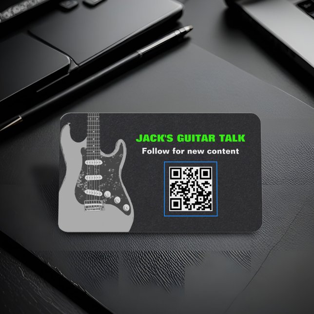 Cartão De Visita Guitarra Negra Moderna Verde Brilhante QR (Bold black guitar business card for musician's social media, guitarist video channel, EPK, online QR)