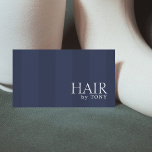 Cartão De Visita Hairdresser mínimo Elegante Blue Stripes<br><div class="desc">Modelo de cartão de negócios mínimo elegante totalmente personalizável com fundo listrado azul. Perfeito para salão de cabelo.</div>