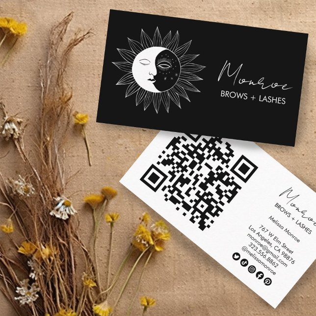 Cartão De Visita Ícones sociais de QR Elegantes da arte da linha Su (Line art of moon and sun on one side and QR code and social media icons on the other. Customize it!)