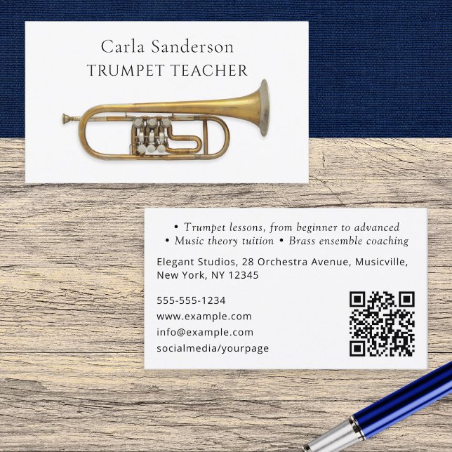 Cartão De Visita Instrutor de música com instrumentos de bronze de  (An elegant business card template for a trumpet teacher, with customizable QR code)