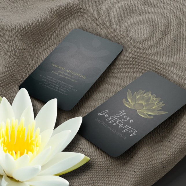 Cartão De Visita Instrutor Elegante Black and Gold Foil Lotus Yoga (Criador carregado)