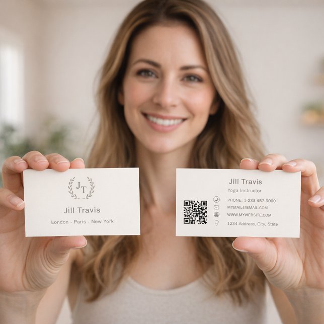 Cartão De Visita Ivory taupe monogram wreath modern minimalst QR (Criador carregado)