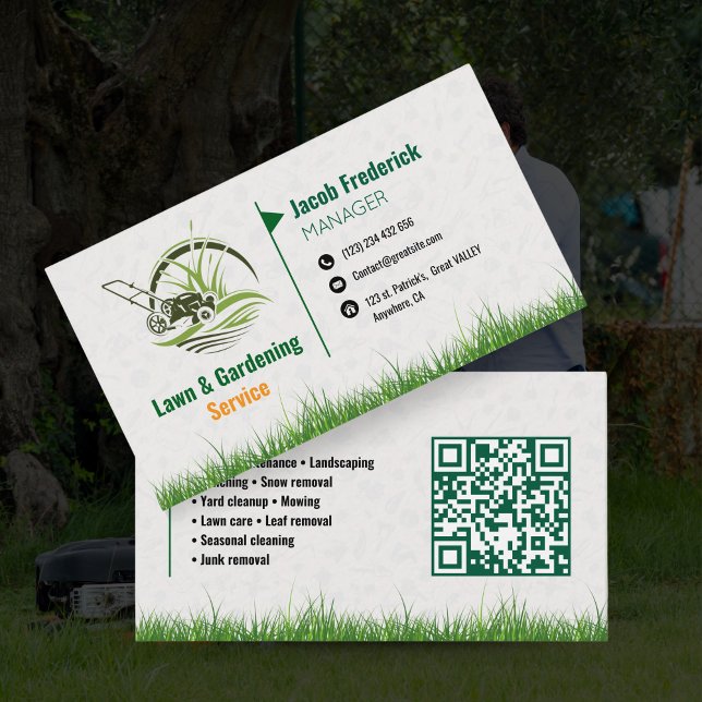 Cartão De Visita Lawn Care & Landscaping Business Card – Green & Wh (Lawn Care & Landscaping Business Card – Green & White wiith Paper Background and QR code )