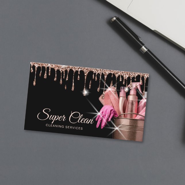 Cartão De Visita Limpeza residencial de residências comerciais (cleaning bucket full of cleaning tools, hot pink color on black background)