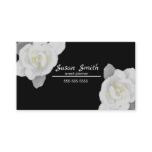 Linda flor branca de Gardênio em preto