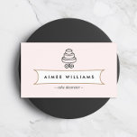 Cartão De Visita Logotipo de Bake em Camadas Vintage a Rosa<br><div class="desc">Um logotipo desenhado à mão de um bolo de três camadas,  colocado em um layout de estilo de vintage,  é o cartão de visita perfeito para padarias,  decoradores de bolo,  cafés,  restauração,  etc. © 1201AM CREATIVE</div>