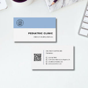 Cartão De Visita Logotipo de Clínica Pediátrica Médico QR