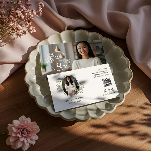 Cartão De Visita Luxo Minimal Moderno Simples Profissional Foto (Elegant Floral Botanical Monogram Crest Logo Brand Business Card)