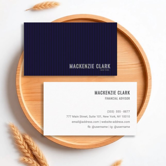 Cartão De Visita Luxurious Pinstripe Navy & White Business Card (Criador carregado)