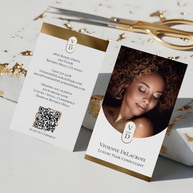 Cartão De Visita Luxury Modern Gold Monogram Hair Stylist Salon (Luxury Modern Gold Monogram Hair Stylist Salon Business Card)