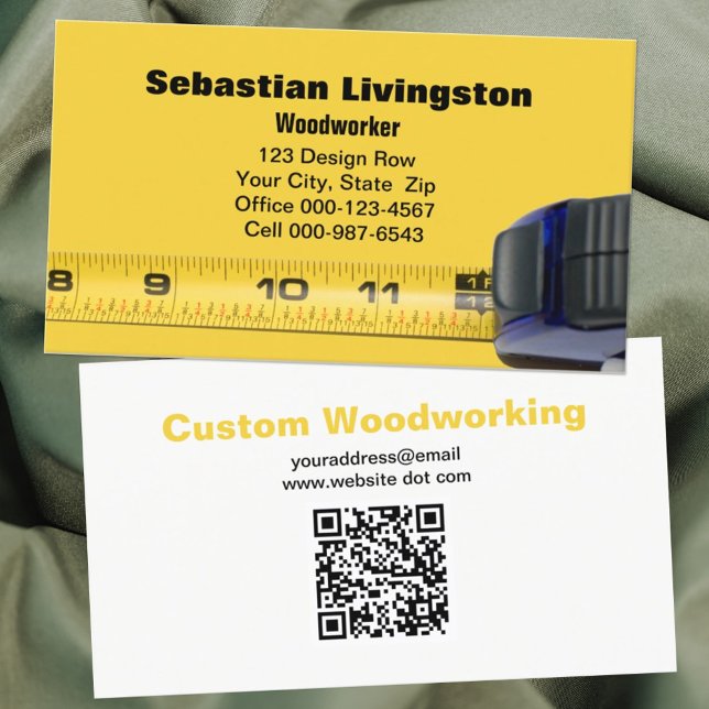 Cartão De Visita Medindo o código QR profissional de madeira de fit (Double-sided view of trades style business card with yellow measuring tape design. )