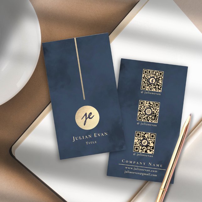 Cartão De Visita Mídia social azul e Dourada monograma do Marinho E (Elegant Navy Blue & Gold Monogram Social Media Business Card)