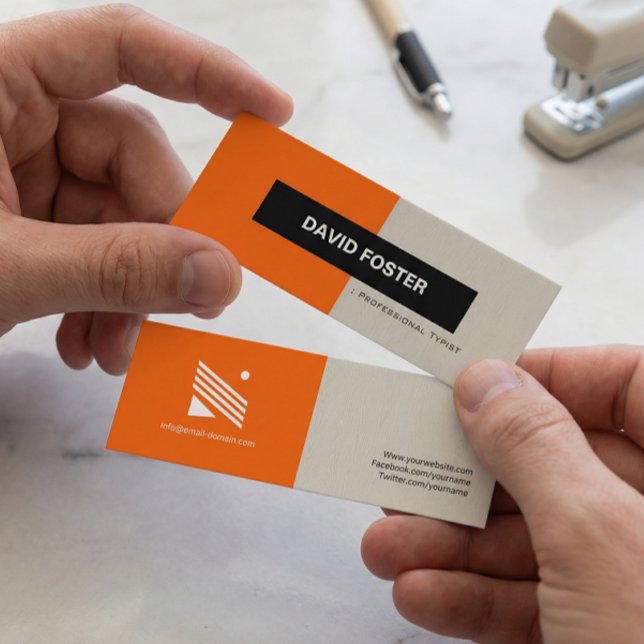 Cartão De Visita Mini Typist Profissional - Na moda Elegante simples (Criador carregado)