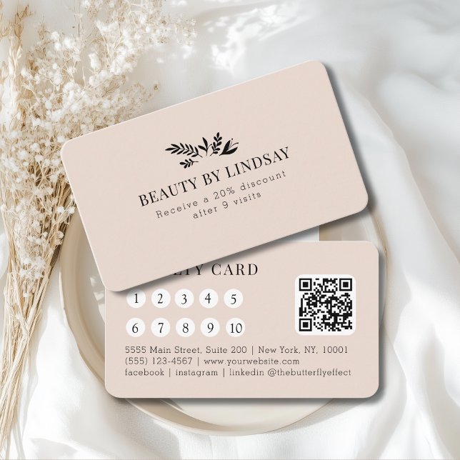 Cartão De Visita Minimal Beige Botanical Salon QR-Code Loyalty (Minimal Beige-Blush Botanical Salon QR-Code Loyalty Business Card)