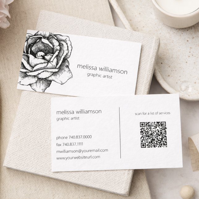 Cartão De Visita Minimalista Floral com Código QR (Criador carregado)