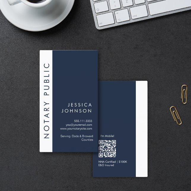 Cartão De Visita Mínimo de QR público notarial azul-escuro moderno (Criador carregado)