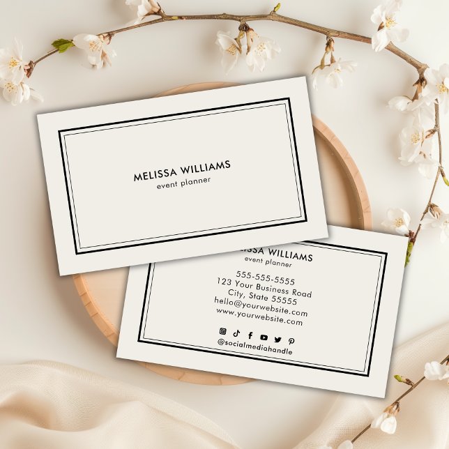Cartão de visita Mínimo de Xic Preto de Marfim (Minimalist Luxury Ivory Black Chic Business Card)