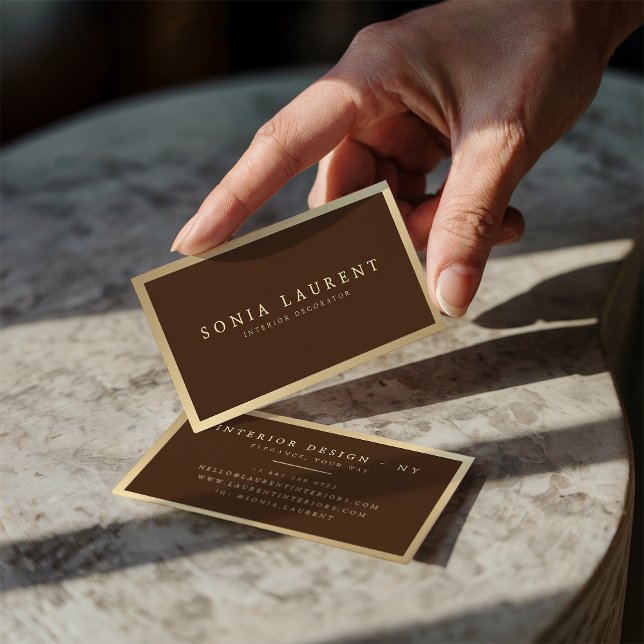 Cartão De Visita Mínimo elegante de ouro chico metálico castanho-es (Elegant chic gold metallic dark brown minimalist)