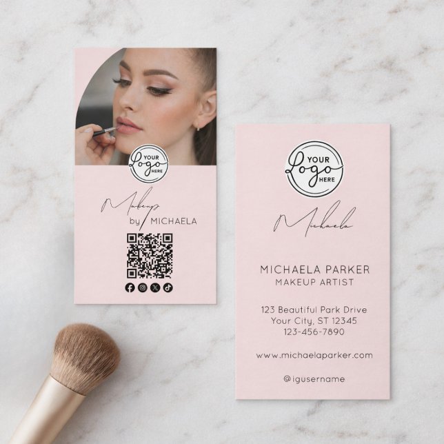 Cartão De Visita Modern Blush Pink Script Logo QR Code Photo Makeup (Criador carregado)
