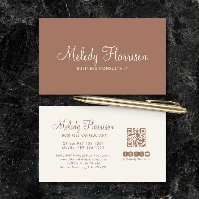 Cartão De Visita Modern Classic Minimalist Elegant Mocha QR Code (Modern Classic Minimalist Elegant Mocha Brown QR Code Business Card with Social Media Icons.)
