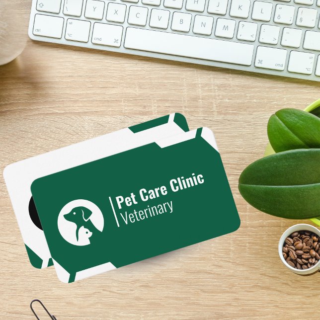 Cartão De Visita Modern Green Vet Clinic Business Card for Pet Car (Modern Green Vet Clinic Business Card for Pet Care)