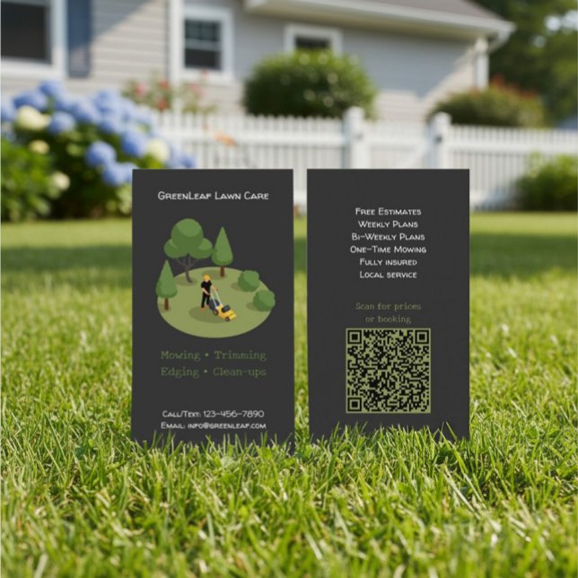 Cartão De Visita Modern Lawn Mowing Service Business Card with QR  (Criador carregado)