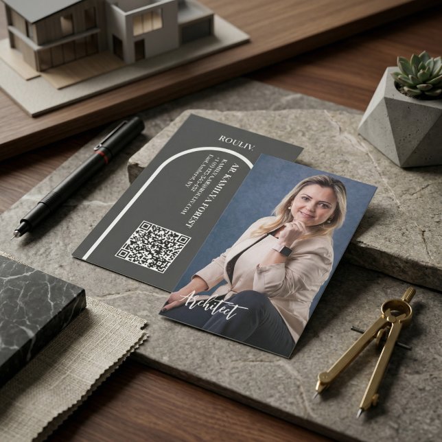 Cartão De Visita Modern Professional Photo | Minimalist Arch QR Cod (Modern Professional Photo Business Card | Minimalist Arch Interior Designer QR Code | ROULIV )
