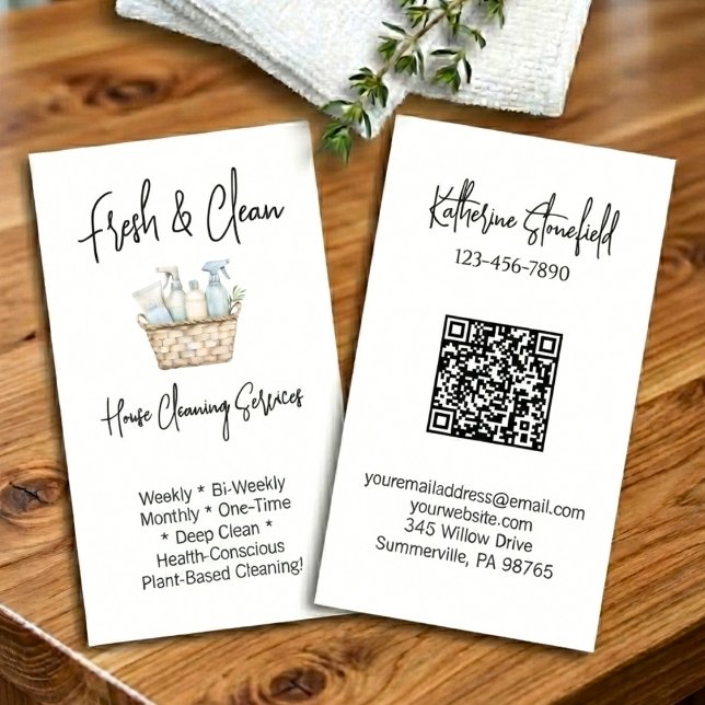 Cartão De Visita Modern QR Code Vertical House Cleaning Services (Criador carregado)