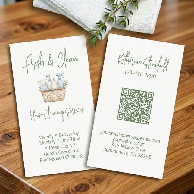Cartão De Visita Modern QR Code Vertical House Cleaning Services (Criador carregado)