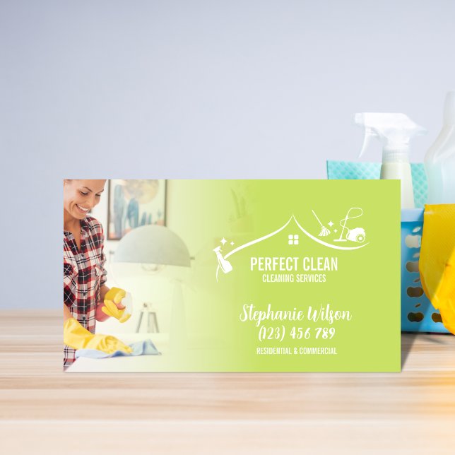 Cartão De Visita Modern Trendy House Limpando Maid Janitorial Busin (Criador carregado)