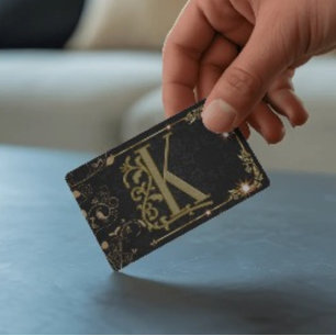 Cartão De Visita Monograma de letra dourada com brilho preto