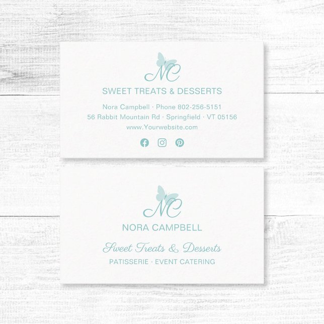Cartão De Visita Monograma Simples Borboleta Turquesa (Modern, elegant  turquoise typography, butterfly monogram business card with social media icons.)