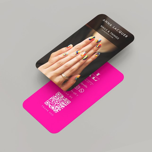 Cartão De Visita Nail Artista Moderno Manicurista Nail Salon Rosa (Modern Nail Artist Nail Salon Manicure QR Pink Business Card
)