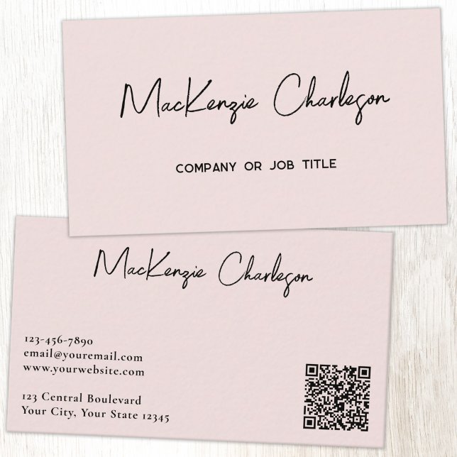 Cartão De Visita Nome de Script Simples e Código QR de Texto Rosa B (Simple modern script minimalist business card with QR code in blush pink)