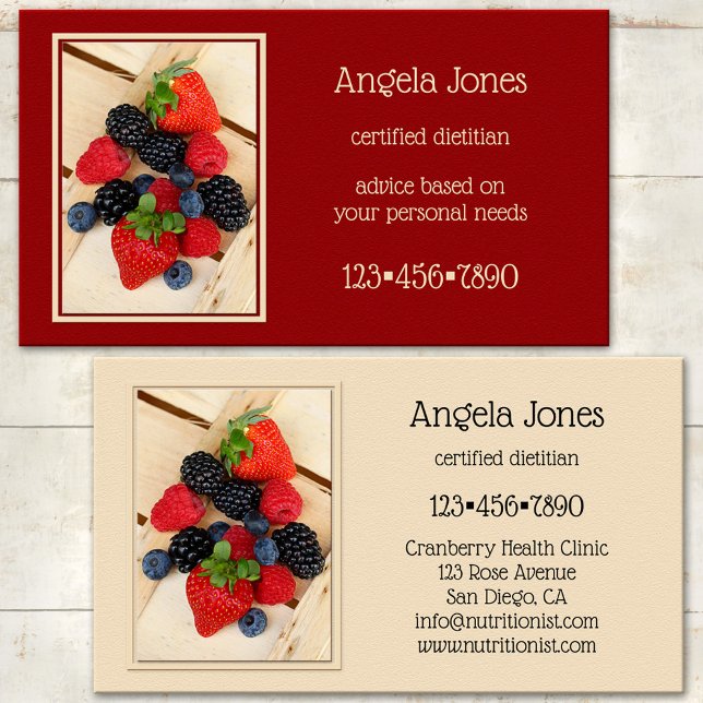 Cartão de visita nutricionista profissional (Business card featuring cheerful summer fruits on a crate background - dietitian - nutritionist)