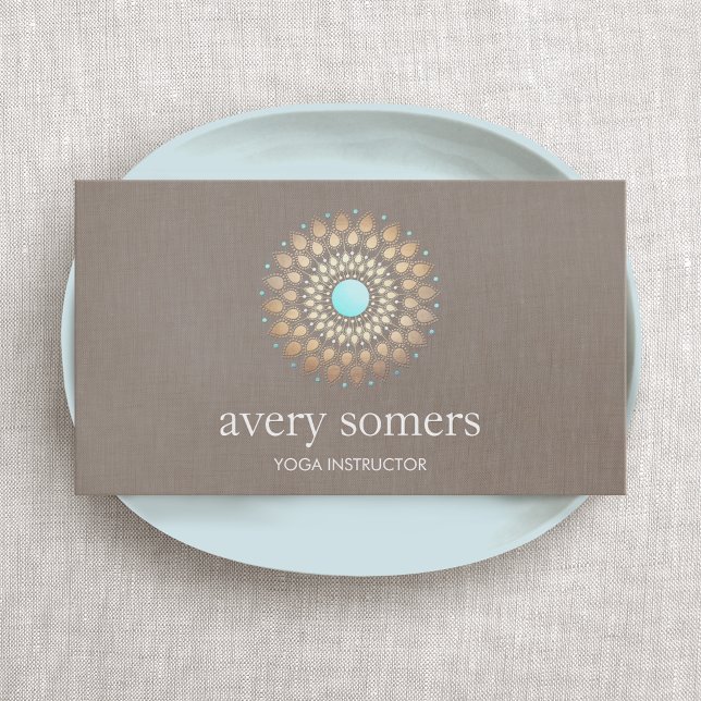 Cartão De Visita O Elegante Ornamentado Dourado Lotus Mandala Taupe (Criador carregado)