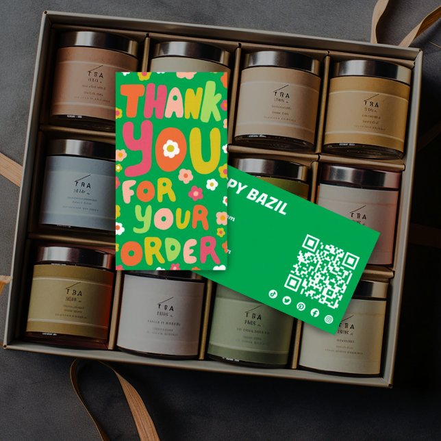 Cartão De Visita Obrigado por solicitar o código de QR social (Colorful handlettered daisy thank you card with QR code and social icons)